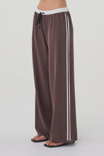 Load image into Gallery viewer, Tully Pant - Espresso &amp; Cream
