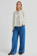 Load image into Gallery viewer, Mynthe Tie Collar Blouse - Tofu
