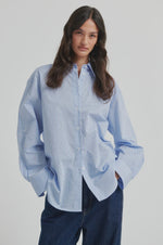 Load image into Gallery viewer, Almine Oversized Shirt - Frozen Fjord

