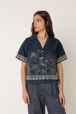 Load image into Gallery viewer, Shirt With Contrast Embroidery
