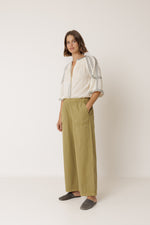 Load image into Gallery viewer, Mateo Straight Poplin Pant - Apple
