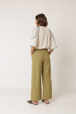 Load image into Gallery viewer, Mateo Straight Poplin Pant - Apple
