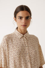 Load image into Gallery viewer, Oversize Block Print Shirt - Crudo
