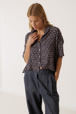 Load image into Gallery viewer, Oversize Block Print Shirt - Dark Blue
