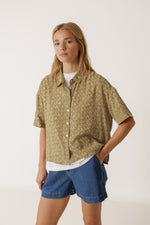 Load image into Gallery viewer, Oversize Block Print Shirt - Khaki
