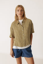 Load image into Gallery viewer, Oversize Block Print Shirt - Khaki
