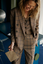 Load image into Gallery viewer, Double Breasted Blazer
