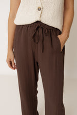 Load image into Gallery viewer, Flowy Pant - Chocolate
