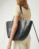 Load image into Gallery viewer, Reese Market Tote - Noir
