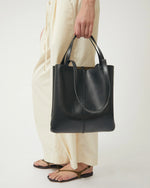 Load image into Gallery viewer, Reese Market Tote - Noir
